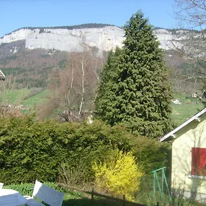 https://gite-meuble-les-centaurees.hotels-rhonealpes.com